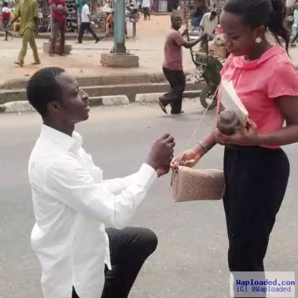 See How This Man Proposed To His Girlfriend At An Eatery In Jos (Photos)
